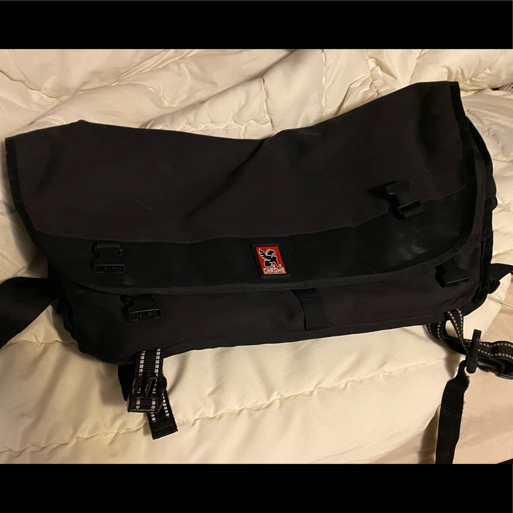 Custom Chrome messenger bag right shoulder
